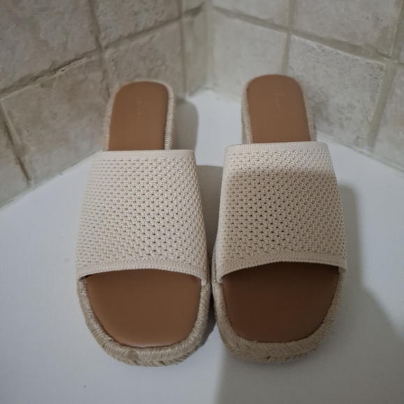 Espadrille Wedge Sandals Beige Size 10 NEW - Picture 1 of 4